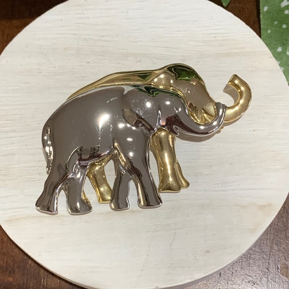 Vintage Shining Silver and Gold Tone Elephant Brooch. - Picture 4 of 10